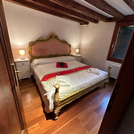 1 Ca'Del Traghetto Family Apartment Venetië Buitenkant foto