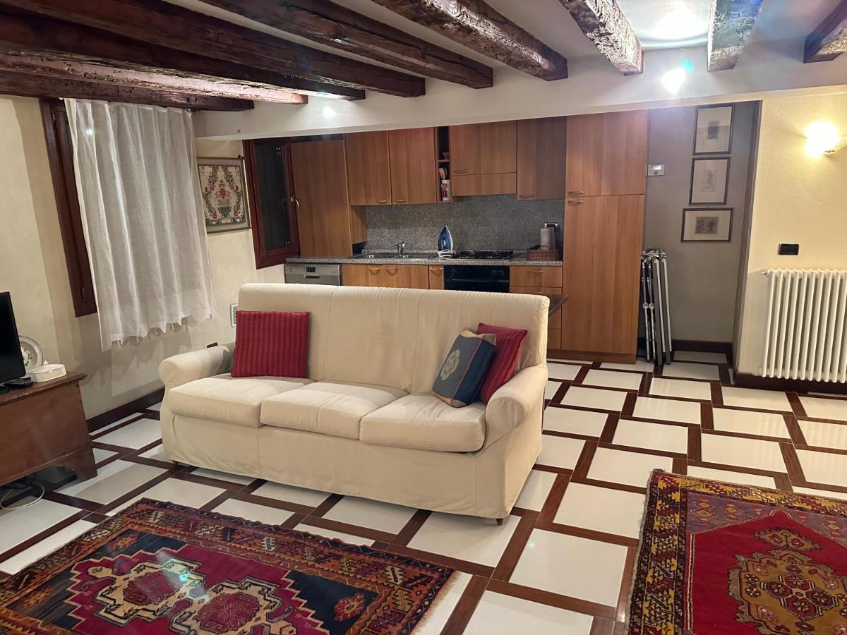 1 Ca'Del Traghetto Family Apartment Venetië Buitenkant foto