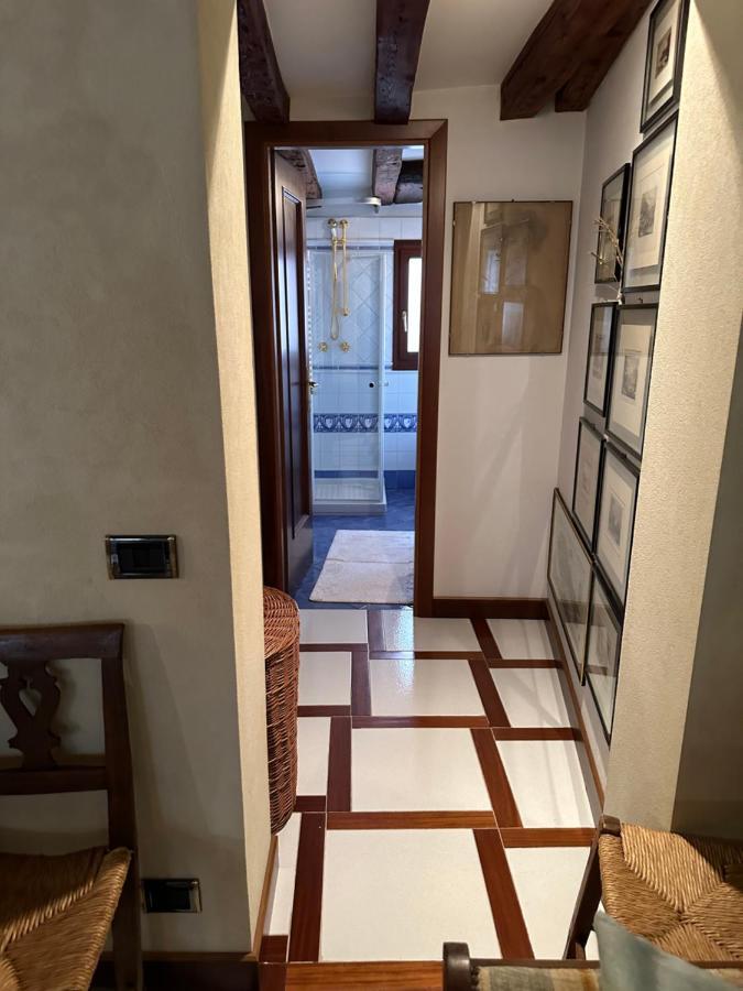 1 Ca'Del Traghetto Family Apartment Venetië Buitenkant foto